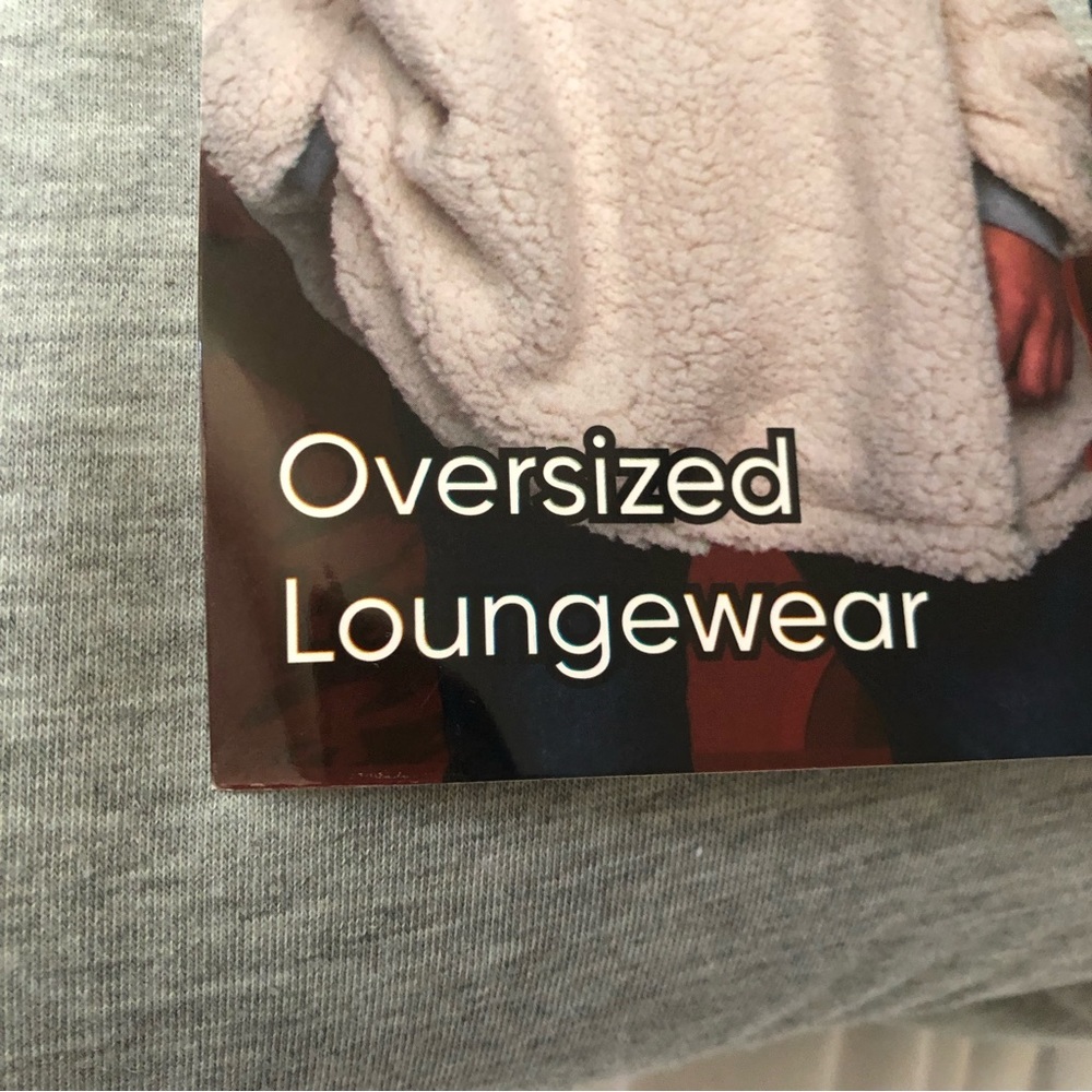 NWT Utah State Aggies Team, Oversized Reversible Hoodeez Sweatshirt - Picture 13 of 13